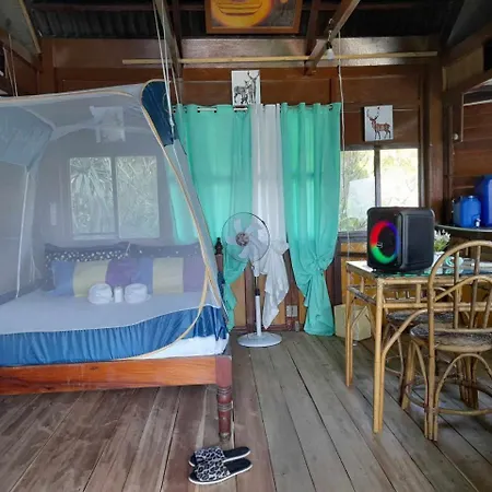Just Inn2 Beachfront El Nido Exterior photo
